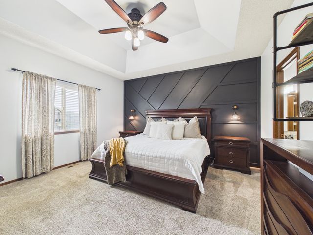 1222 N Oak Ridge Ct, Goddard, KS 67052