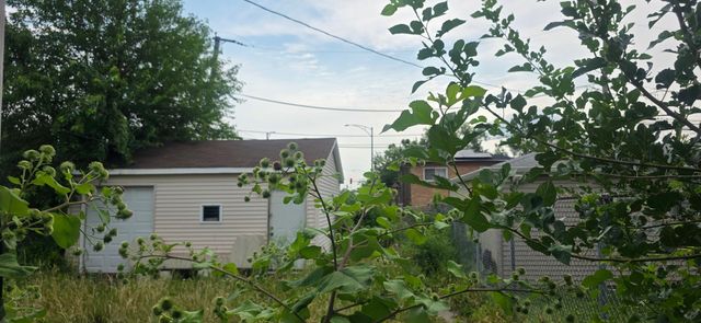 9905 S Yale Avenue, Chicago, IL 60628