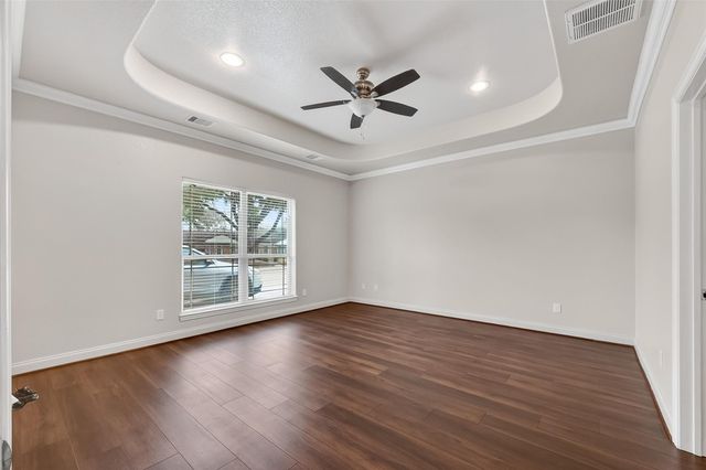 213 W Jackson Avenue, Pasadena, TX 77506