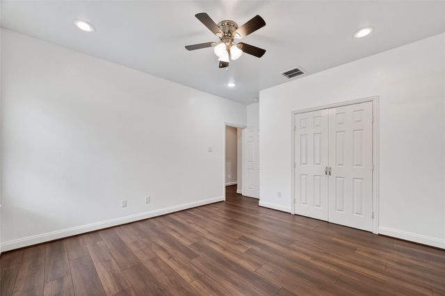 213 W Jackson Avenue, Pasadena, TX 77506