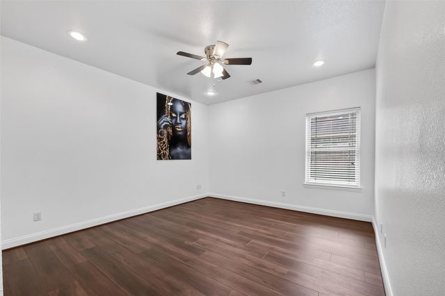 213 W Jackson Avenue, Pasadena, TX 77506