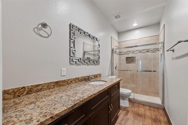 213 W Jackson Avenue, Pasadena, TX 77506