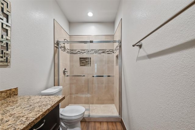 213 W Jackson Avenue, Pasadena, TX 77506