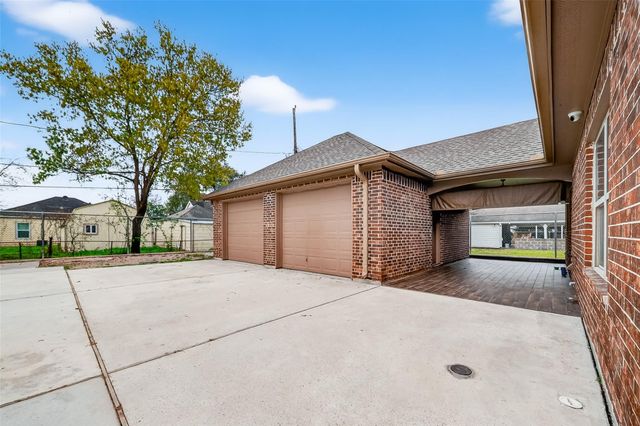 213 W Jackson Avenue, Pasadena, TX 77506