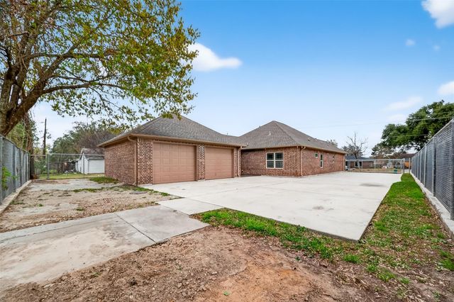 213 W Jackson Avenue, Pasadena, TX 77506