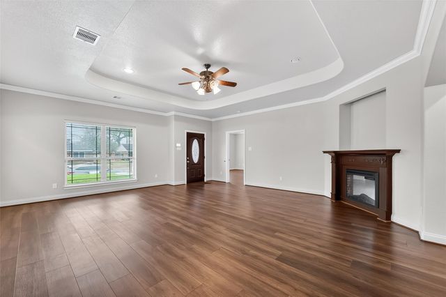 213 W Jackson Avenue, Pasadena, TX 77506