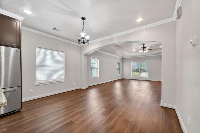 213 W Jackson Avenue, Pasadena, TX 77506