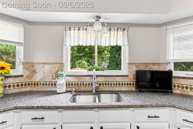 19360 Shadyside Street, Livonia, MI 48152