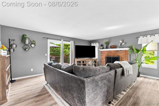 19360 Shadyside Street, Livonia, MI 48152
