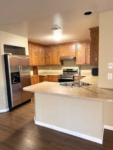 1633 Porter Way, Stockton, CA 95207