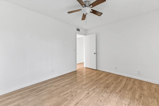 319 Knotty Pine Circle C-1, Greenacres, FL 33463