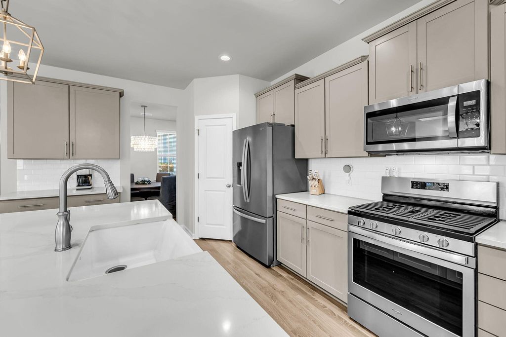 Image 12 of property listing at 2008 Bouganvillia Drive, Johns Island, SC 29455