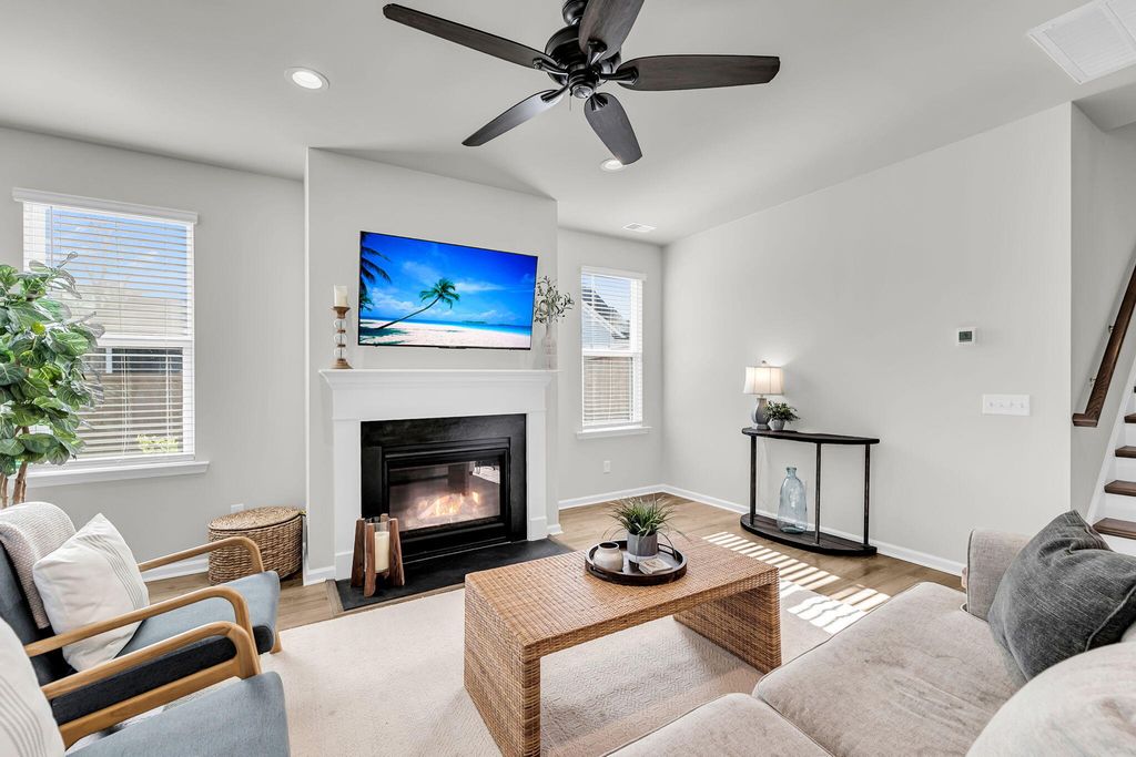 Image 16 of property listing at 2008 Bouganvillia Drive, Johns Island, SC 29455