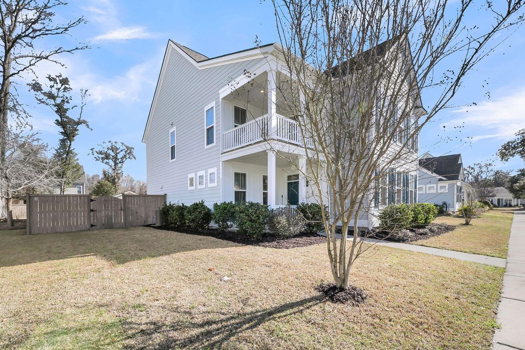 Image 3 of property listing at 2008 Bouganvillia Drive, Johns Island, SC 29455