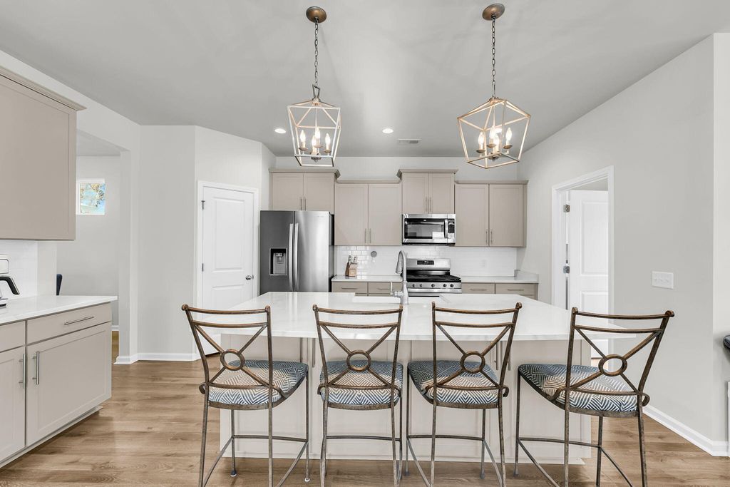 Image 9 of property listing at 2008 Bouganvillia Drive, Johns Island, SC 29455