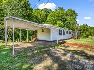 8 Don Felmet Road, Leicester, NC 28748