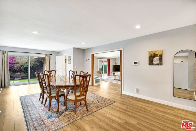 23830 Vanowen Street, West Hills (los Angeles), CA 91307