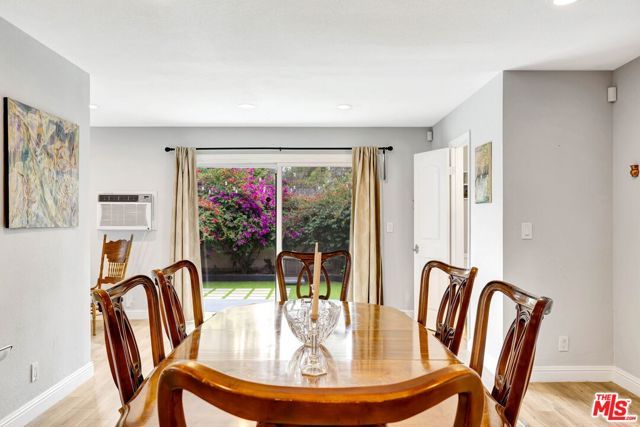 23830 Vanowen Street, West Hills (los Angeles), CA 91307