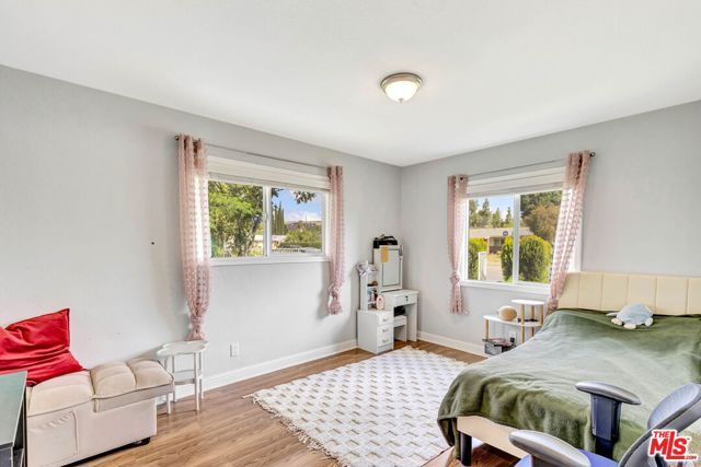 23830 Vanowen Street, West Hills (los Angeles), CA 91307