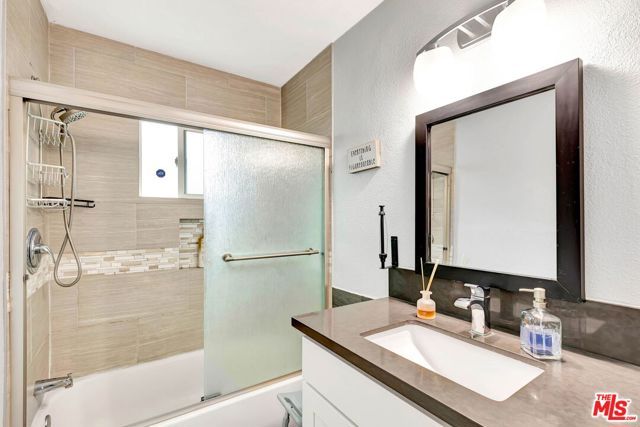 23830 Vanowen Street, West Hills (los Angeles), CA 91307