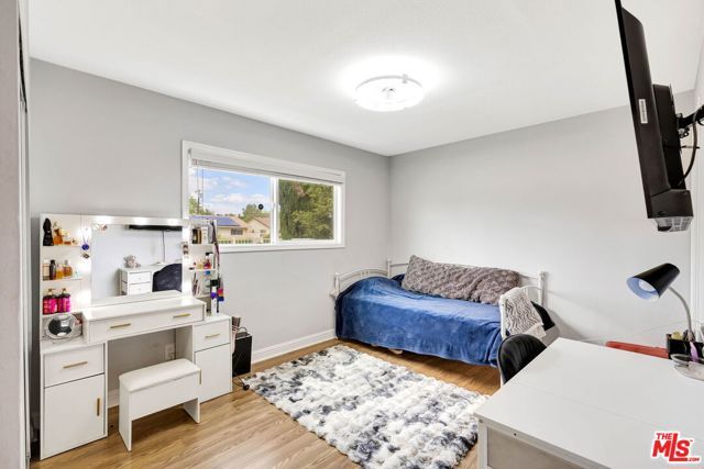 23830 Vanowen Street, West Hills (los Angeles), CA 91307