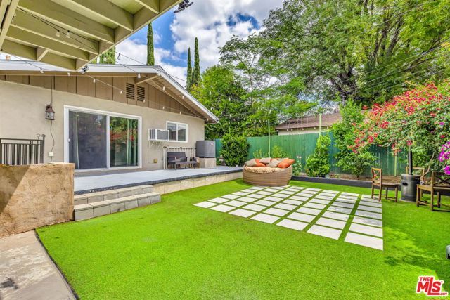 23830 Vanowen Street, West Hills (los Angeles), CA 91307