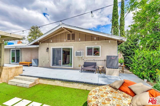 23830 Vanowen Street, West Hills (los Angeles), CA 91307