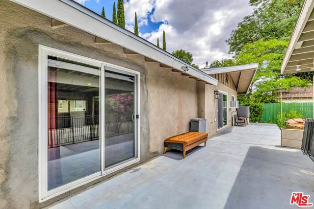 23830 Vanowen Street, West Hills (los Angeles), CA 91307