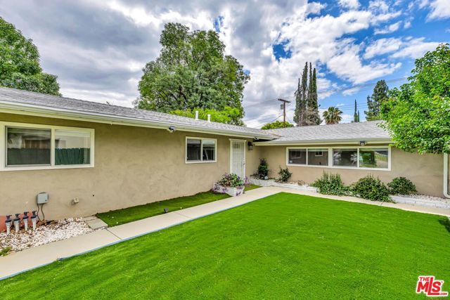 23830 Vanowen Street, West Hills (los Angeles), CA 91307