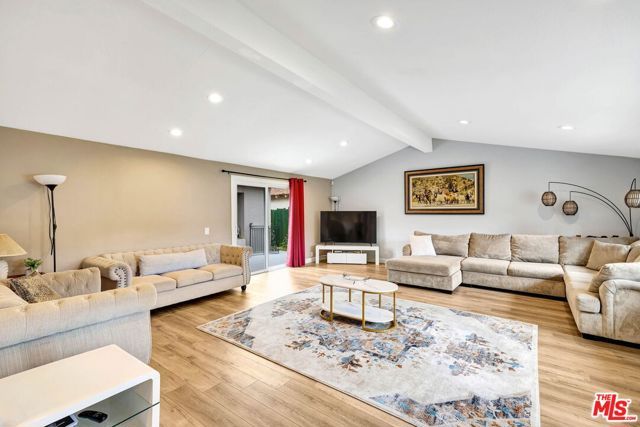 23830 Vanowen Street, West Hills (los Angeles), CA 91307