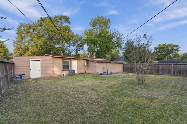 1715 Brazos Street, Rosenberg, TX 77471