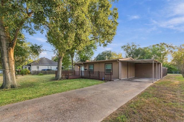 1715 Brazos Street, Rosenberg, TX 77471