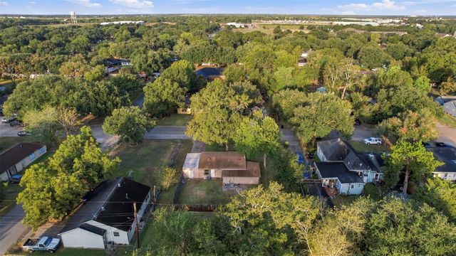 1715 Brazos Street, Rosenberg, TX 77471