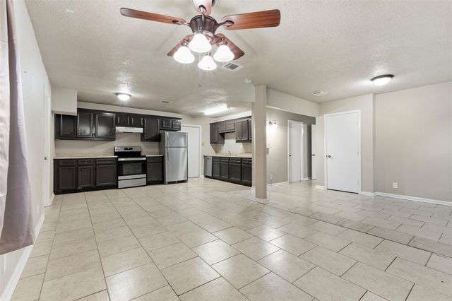 1715 Brazos Street, Rosenberg, TX 77471