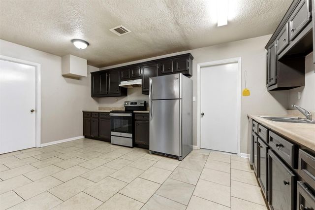 1715 Brazos Street, Rosenberg, TX 77471