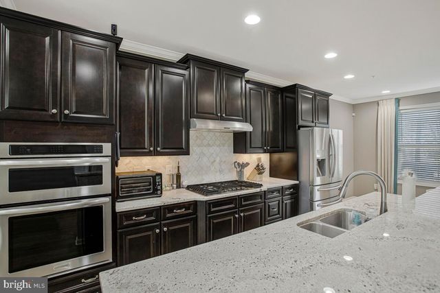 2 ARROWLEAF DR, Millersville, MD 21108