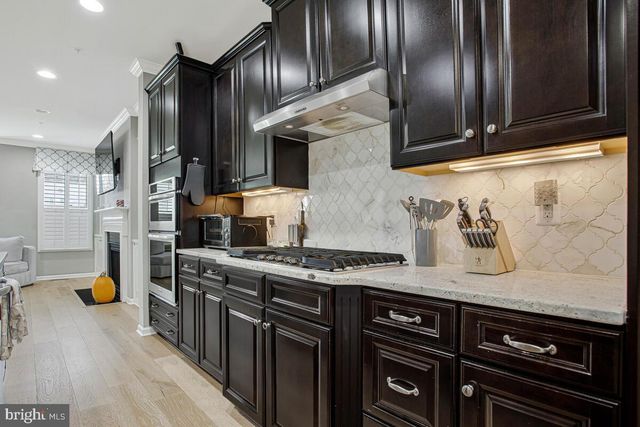 2 ARROWLEAF DR, Millersville, MD 21108