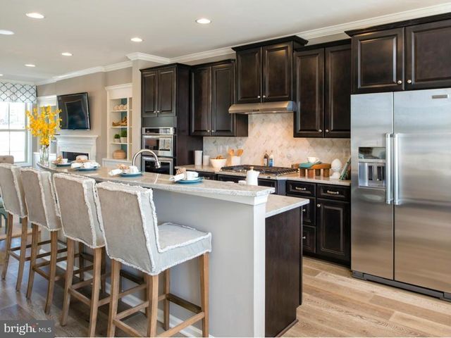 2 ARROWLEAF DR, Millersville, MD 21108