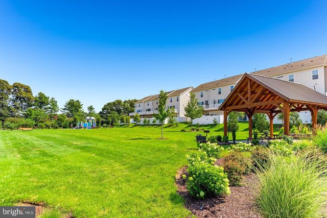 2 ARROWLEAF DR, Millersville, MD 21108