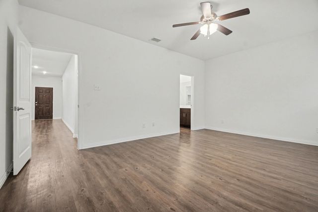 111 Dartmouth Avenue, Farmersville, TX 75442