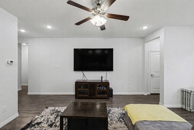 111 Dartmouth Avenue, Farmersville, TX 75442