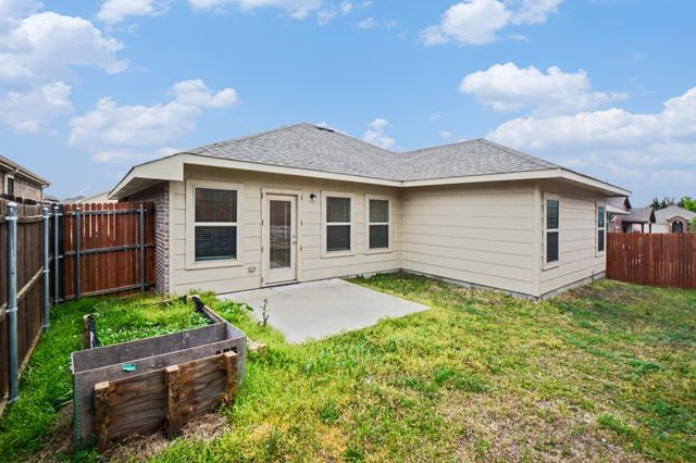 111 Dartmouth Avenue, Farmersville, TX 75442