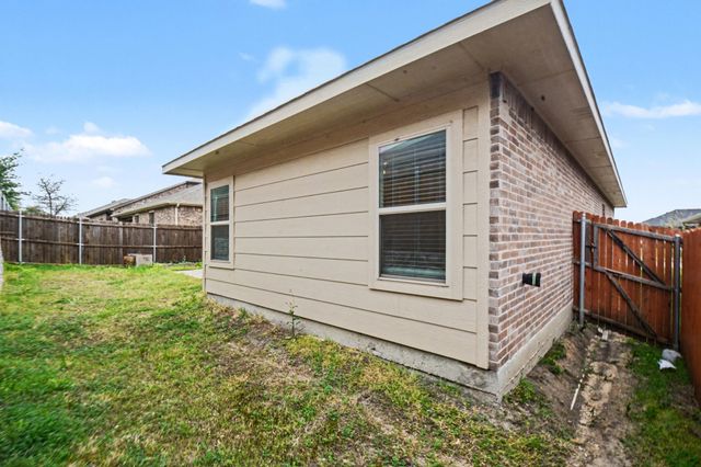 111 Dartmouth Avenue, Farmersville, TX 75442