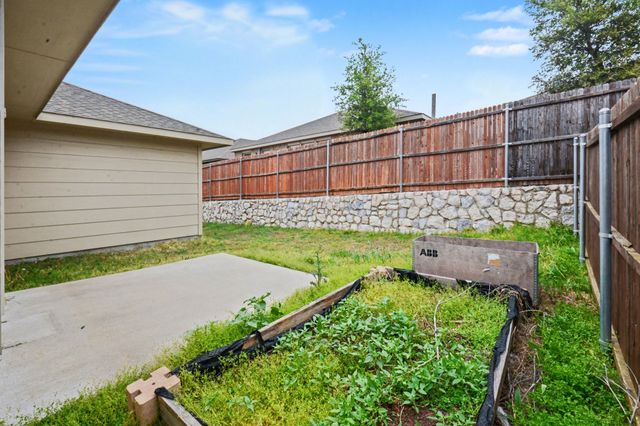 111 Dartmouth Avenue, Farmersville, TX 75442