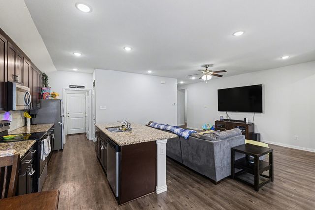 111 Dartmouth Avenue, Farmersville, TX 75442