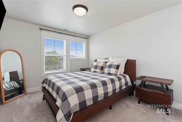 2251 N Garnet Creek Ave, Star, ID 83669