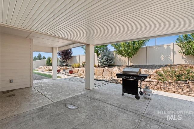 2251 N Garnet Creek Ave, Star, ID 83669