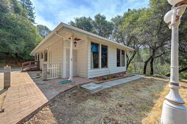 18251 W Clinton Rd, Jackson, CA 95642