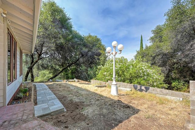 18251 W Clinton Rd, Jackson, CA 95642