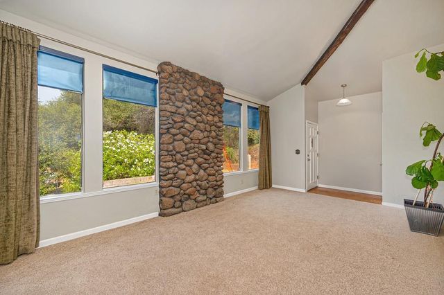 18251 W Clinton Rd, Jackson, CA 95642